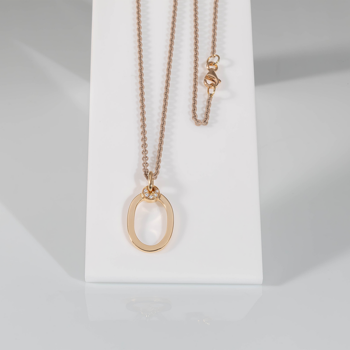 Giorgio Visconti - Ciondolo - Due Ori 750/1000 Con 56 Diamanti Da 0.80 Ct Tot Colore H Purezza Vvs2 Giorgio Visconti - Ciondolo - Due Ori 750/1000 Con 56 Diamanti Da 0.80 Ct Tot Colore H Purezza Vvs2