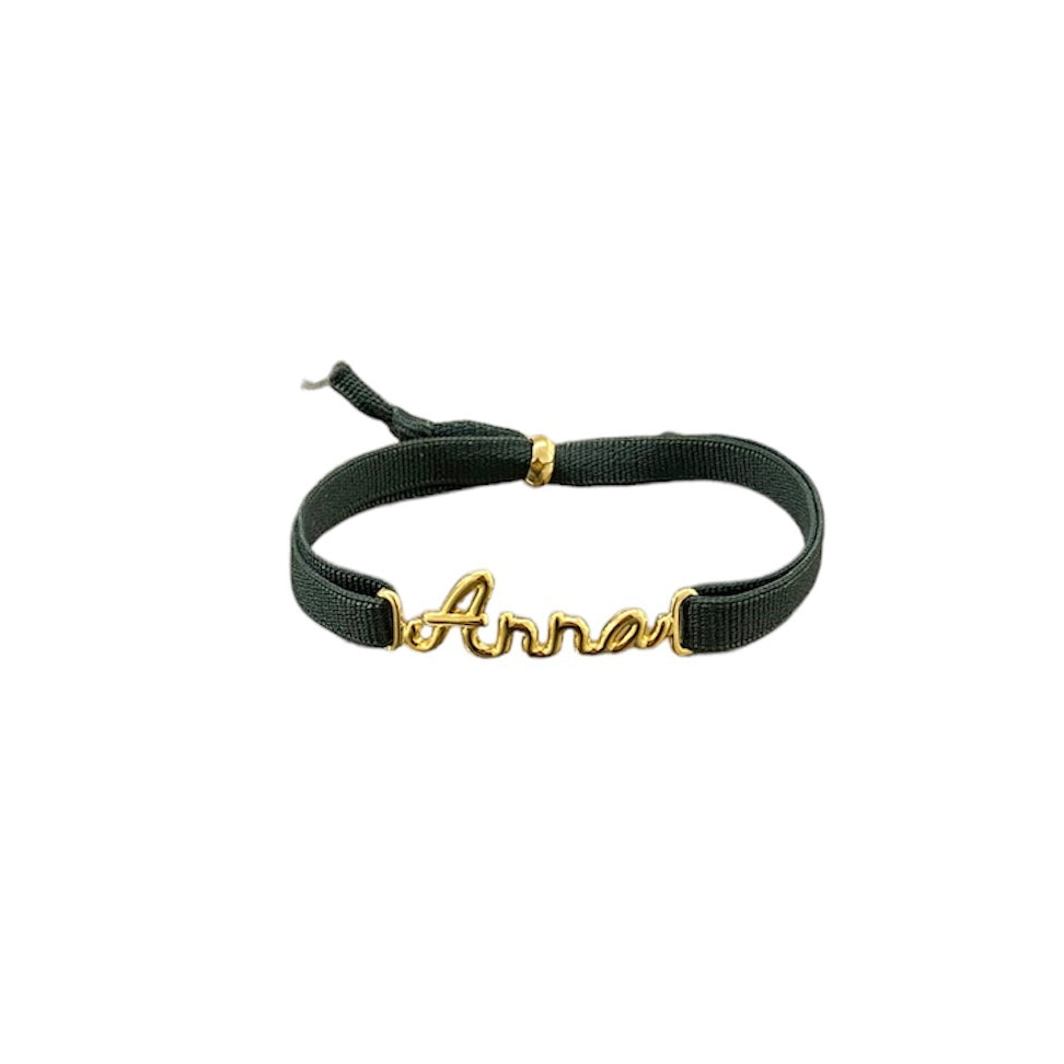 Name bracelet in yellow gold