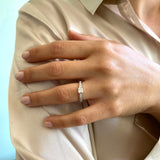 Anello di fidanzamento con diamante rettangolare