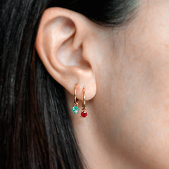 orecchini cerchietto con smeraldo pendente